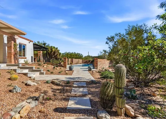 Catalina Foothills Luxe Retreat With Heated Pool