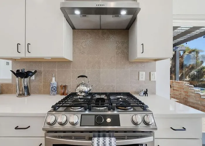Catalina Foothills Luxe Retreat With Heated Pool