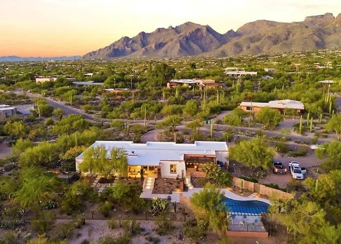 Catalina Foothills Luxe Retreat With Heated Pool