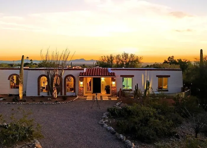 Catalina Foothills Luxe Retreat With Heated Pool