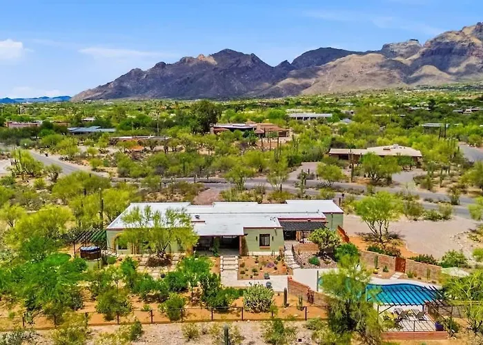 Catalina Foothills Luxe Retreat With Heated Pool
