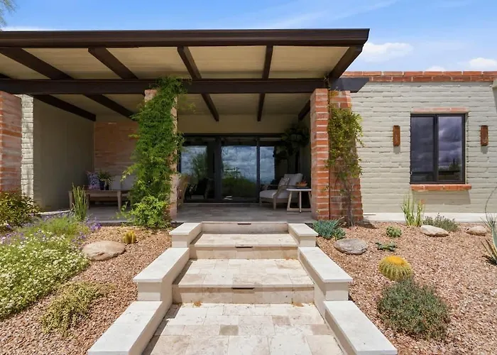 Catalina Foothills Luxe Retreat With Heated Pool