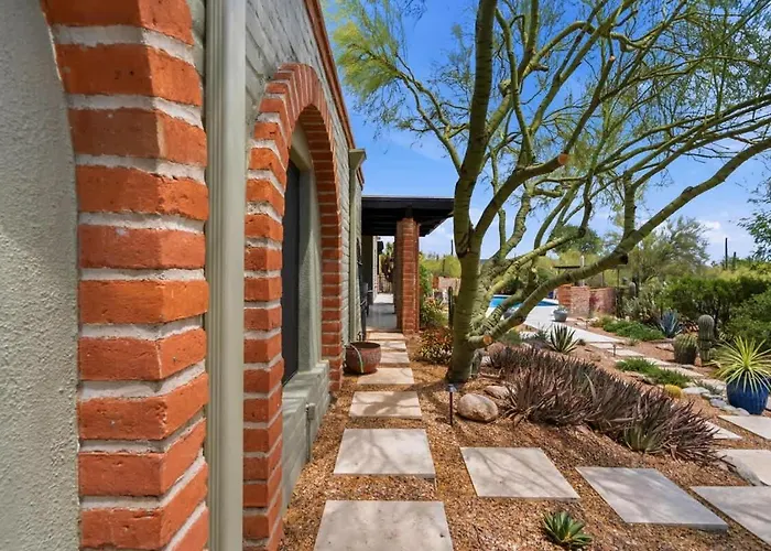 Catalina Foothills Luxe Retreat With Heated Pool